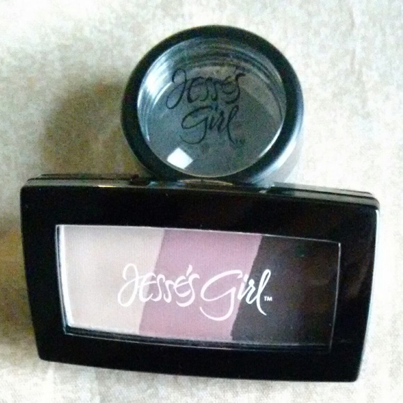 🆕Jesse’s Girl Eyeshadow and Eye Dust - Picture 3 of 3